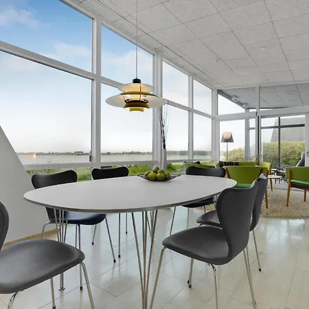 Two-bedroom In 펜션 *